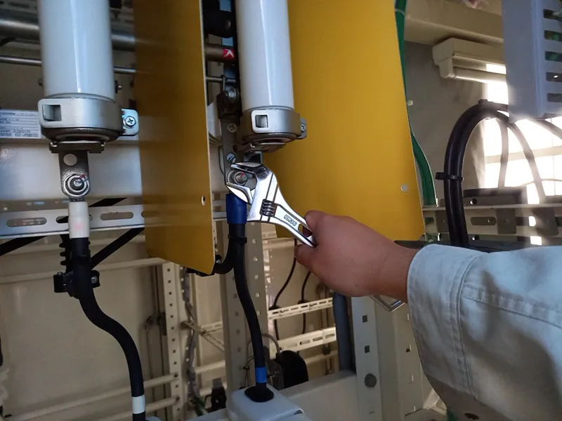 福井電気有限会社の電気工作物年次点検の様子