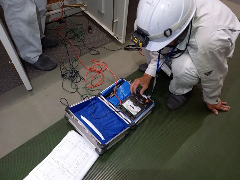 福井電気有限会社の電気工作物年次点検の様子